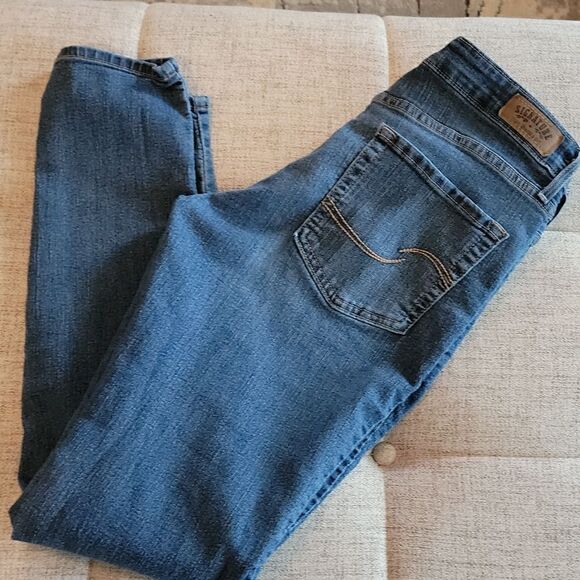 Signature by Levi Strauss Skiny Jeans - Picture 5 of 6